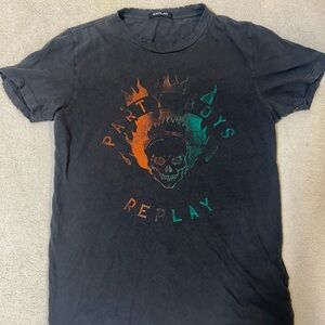 Replay Charcoal Tee with Skull and Flame Design